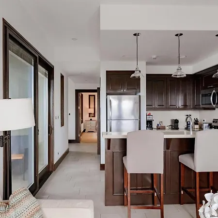 360 Splendor 406-Ocean View Condo-Breakfast Included!